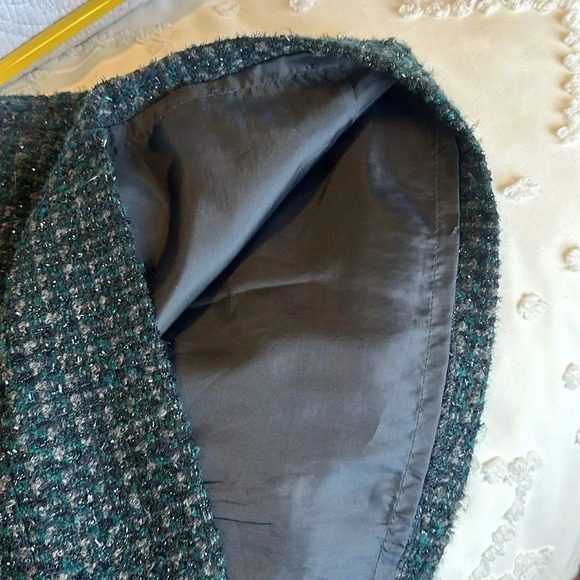 Willi Smith mini skirt. Textured material. EUC size 10 - Picture 6 of 8